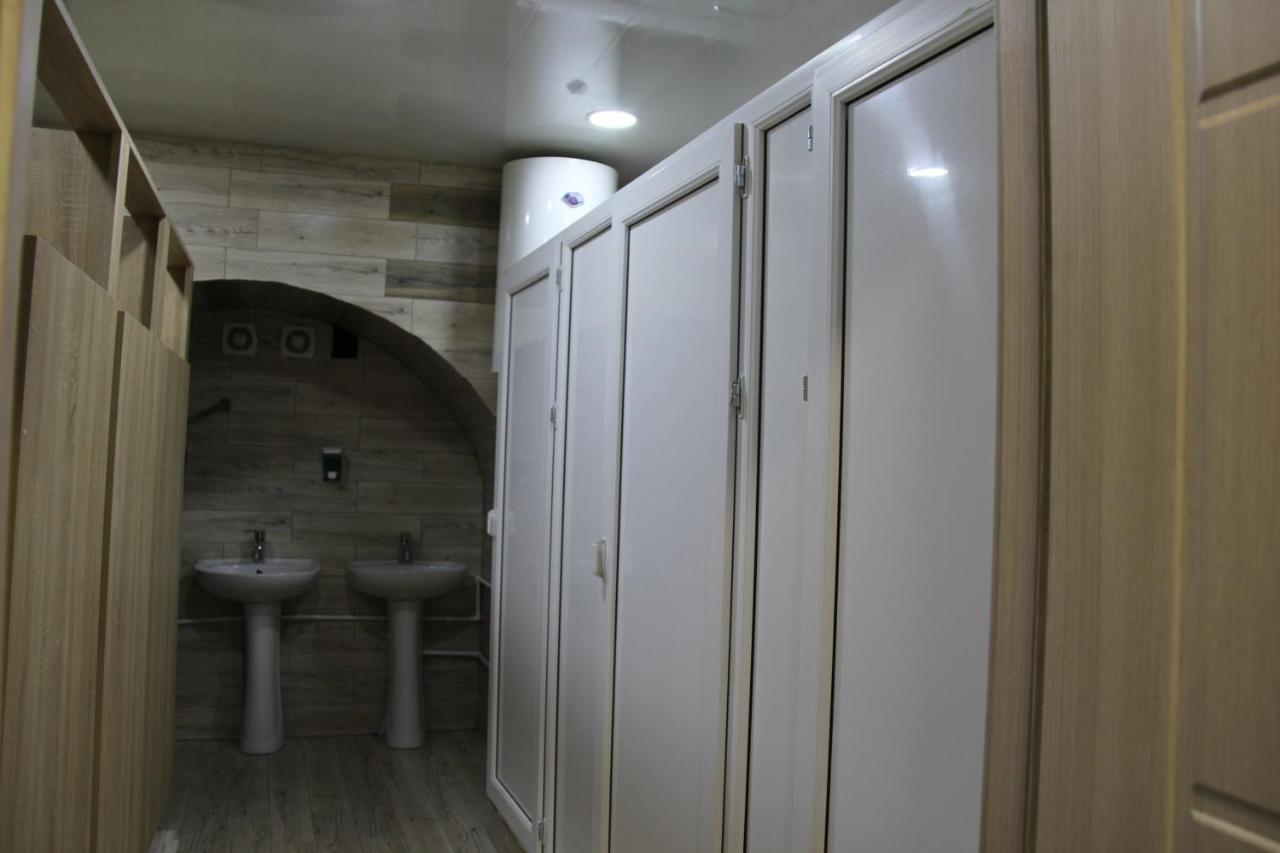 Blossom Hostel Updated ! Обновлено !!! City Center! Perfect Order!!! Snow-White Bed Linen!!! Идеальный Порядок!!! Белоснежное Постельное Белье!!! Центр Города !!! Tbiliszi Kültér fotó
