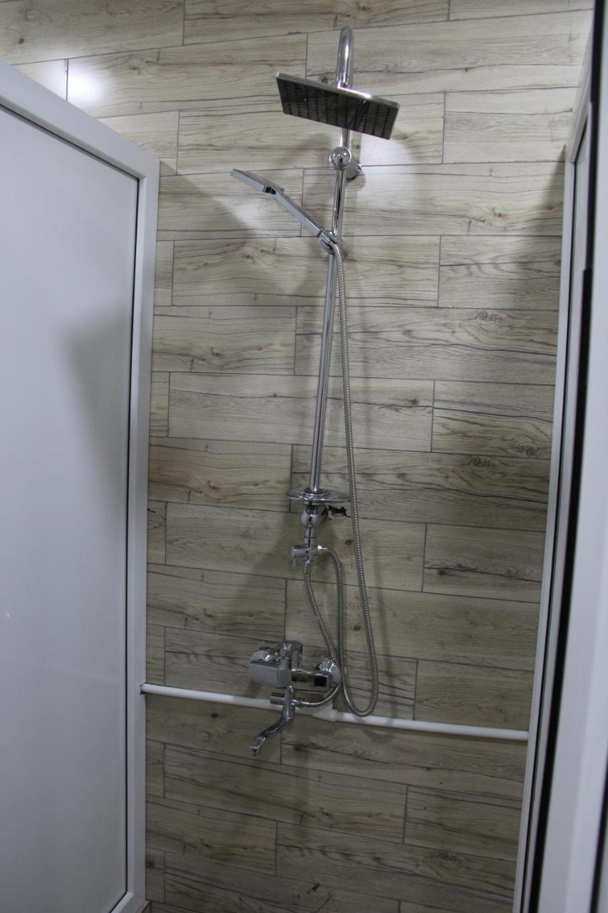 Blossom Hostel Updated ! Обновлено !!! City Center! Perfect Order!!! Snow-White Bed Linen!!! Идеальный Порядок!!! Белоснежное Постельное Белье!!! Центр Города !!! Tbiliszi Kültér fotó