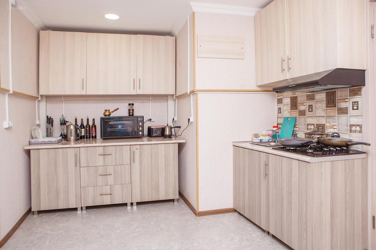Blossom Hostel Updated ! Обновлено !!! City Center! Perfect Order!!! Snow-White Bed Linen!!! Идеальный Порядок!!! Белоснежное Постельное Белье!!! Центр Города !!! Tbiliszi Kültér fotó