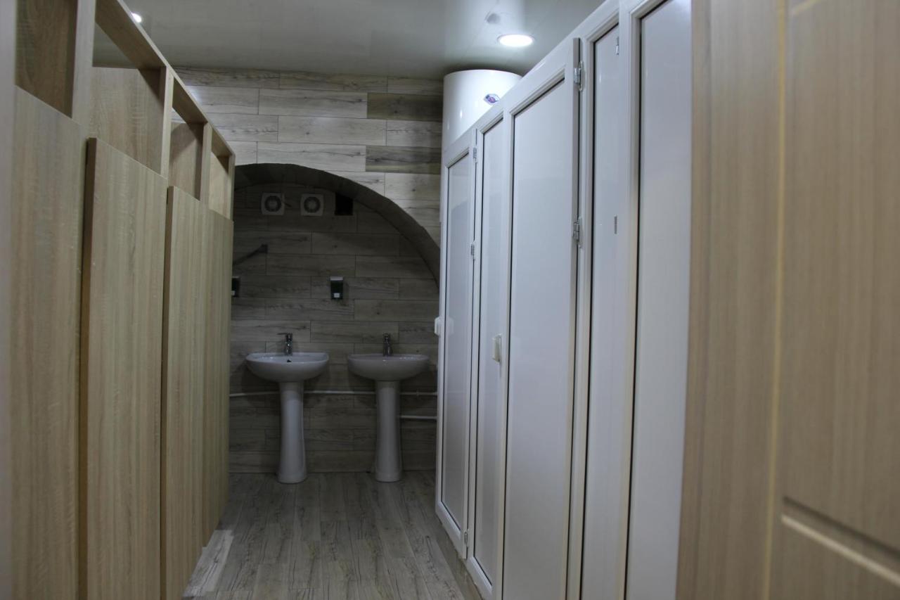 Blossom Hostel Updated ! Обновлено !!! City Center! Perfect Order!!! Snow-White Bed Linen!!! Идеальный Порядок!!! Белоснежное Постельное Белье!!! Центр Города !!! Tbiliszi Kültér fotó