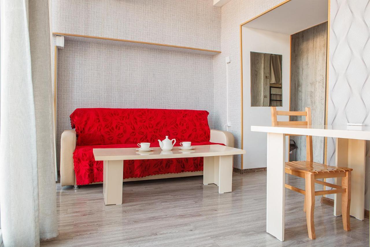 Blossom Hostel Updated ! Обновлено !!! City Center! Perfect Order!!! Snow-White Bed Linen!!! Идеальный Порядок!!! Белоснежное Постельное Белье!!! Центр Города !!! Tbiliszi Kültér fotó